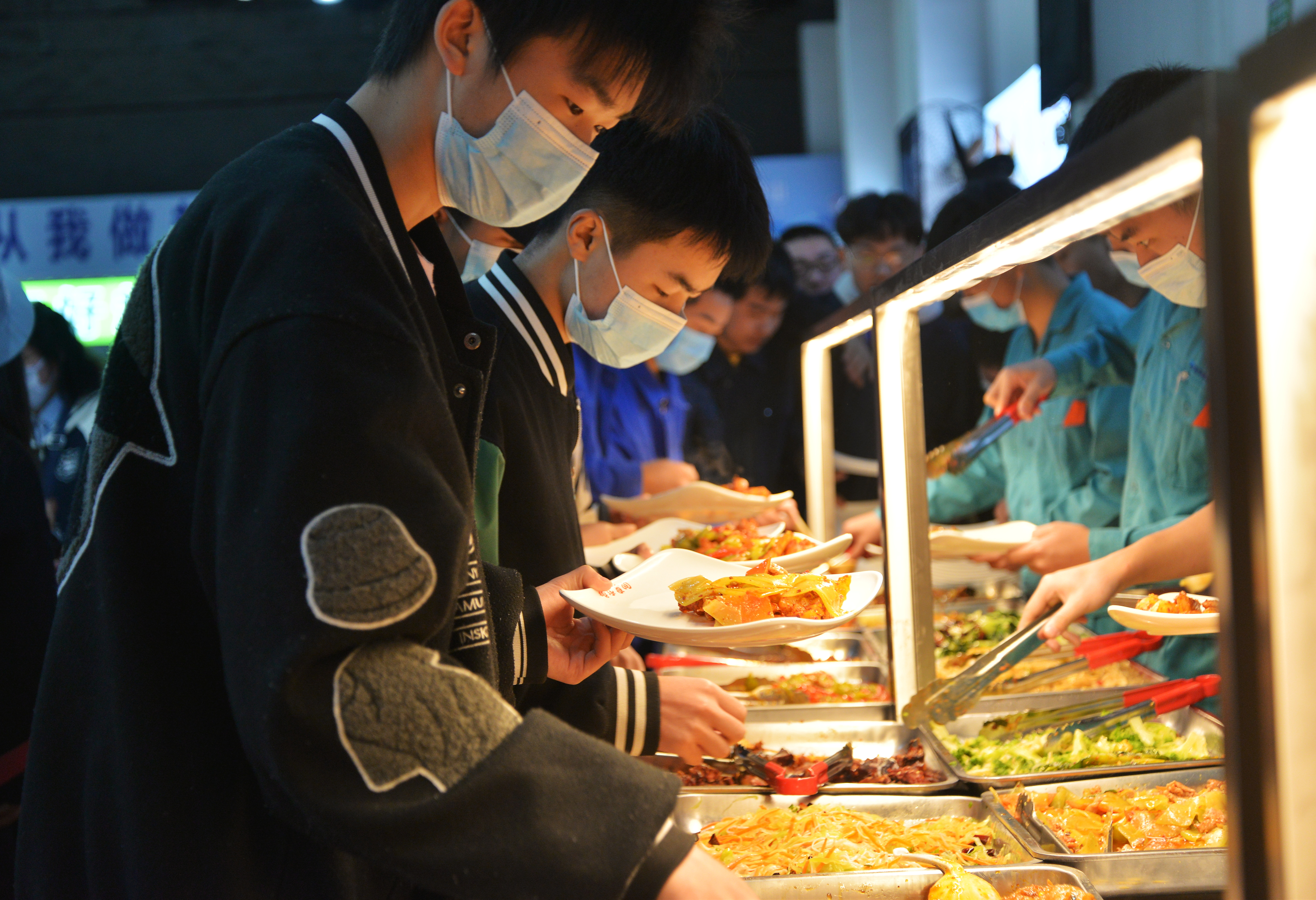 安院学子跨进“靠脸吃饭”时代